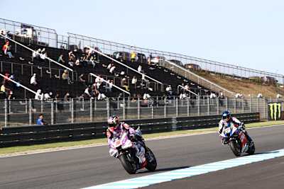 Johann Zarco vor Alex Márquez