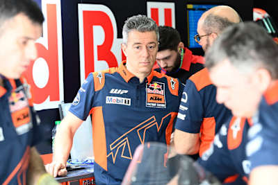 Francesco Guidotti in der Red Bull-KTM-Box beim Sepang-Test