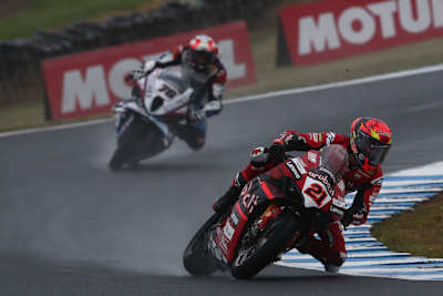 Michael Rinaldi strauchelte im Regen auf Phillip Island