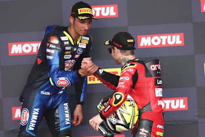 Toprak Razgatlioglu und Alvaro Bautista (v.l.)