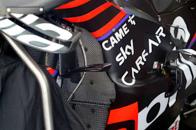 Ein neues Set Wings für die Aprilia RS-GP