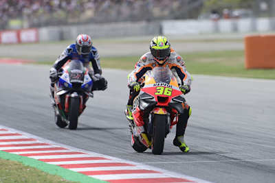 Joan Mir im Zweikampf mit LCR-Honda-Ersatzmann Iker Lecuona