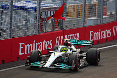 Rote Flagge, Lewis Hamilton muss Tempo rausnehmen