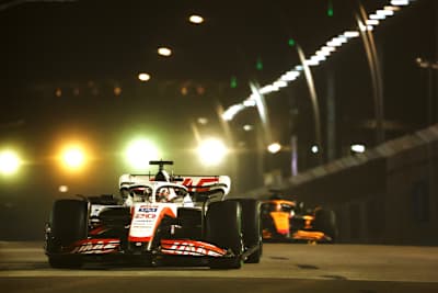 Kevin Magnussen in Singapur