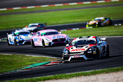  Daniel Gregor und Finn Zulauf feiern im Porsche von AVIA W&S Motorsport ihren ersten Saisonsieg und gewinnen einen wahren Thriller auf dem DEKRA Lausitzring