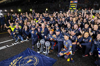 Die Red Bull Racing-Mannschaft feiert