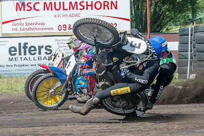 Der Moment, bevor das schwere Gespann auf das Bein von David Kolb krachte