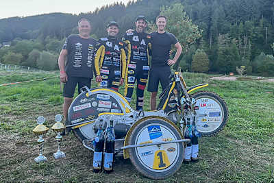 Das Team Venus nach der gewonnenen Meisterschaft in Berghaupten