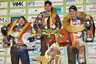 Podest in Werlte: Romano Hummel (Mitte), Chris Harris (l.) und Andrew Appelton (r.)