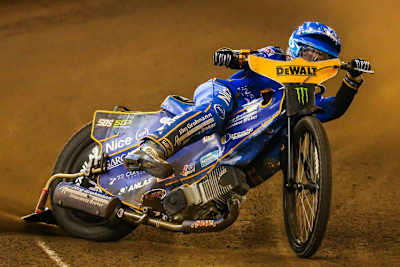 Robert Lambert gewann das Flutlichtrennen in Dohren