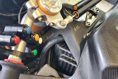 Kurioses Detail an der V21L von Randy Krummenacher