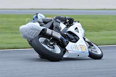 Jochen Rotter wollte in Hořice seine Suzuki GSX-R600 noch einmal «fliegen» lassen
