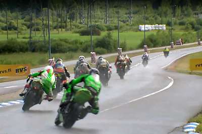 Einer, der am linken Streckenrand stehenden Lichtmasten wurde Joey den Besten zum Verhängnis