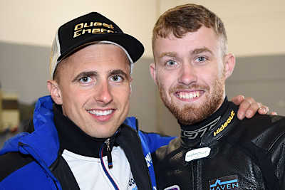 Callum Crowe (re.) mit Kevin Rousseau