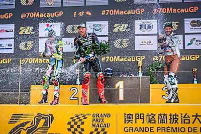 Macau-GP-Podium (vlnr.): Davey Todd (2.), Sieger Peter Hickman, David Datzer (3.)