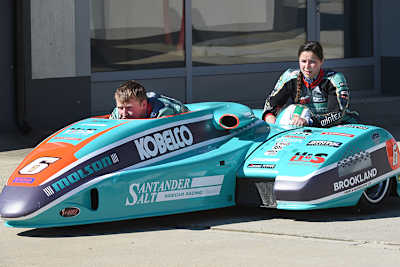 Todd Ellis und Emmanuelle Clément fahren 2024 die Tourist Trophy auf der Isle of Man
