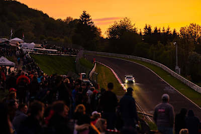 Romantische Abendstimmung an der Nordschleife beim 24h-Rennen
