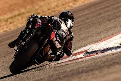 Bei der Ducati V2 handelt es sich wahrscheinlich um sein Einsatzmotorrad