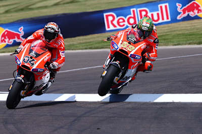 Nick Hayden und Andrea Dovizioso: Beinharte Kämpfe auf der Strecke