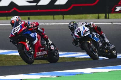 Xavi Vierge vor Scott Redding (BMW)