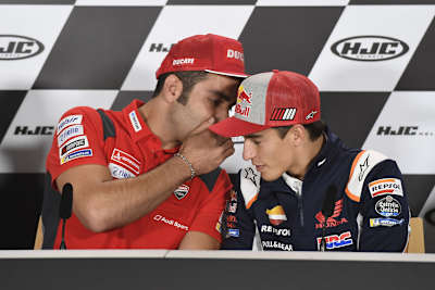 Ein Bild aus alten Tagen: Petrucci als Ducati-MotoGP-Werksfahrer neben Marc Márquez