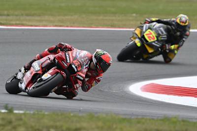 Pecco Bagnaia (GP22) vor Marco Bezzecchi (GP21)