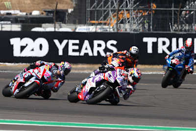 Jorge Martin vor Bastianini, Oliveira und Rins