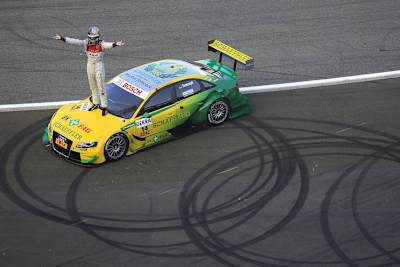 Martin Tomczyk bei den Feierlichkeiten zu seinem DTM-Titel 2011