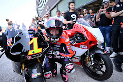 Aleix Espargaró hatte sichtlich Spaß an der 250er-Maschine