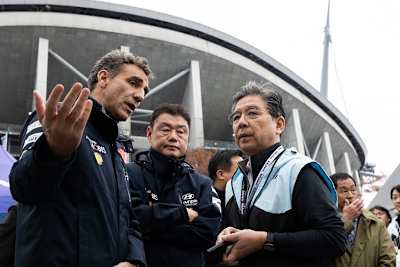   Cyril Abiteboul (li) und Sean Kim (Mi)