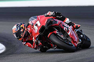 Pedro Acosta beim MotoGP-Debüt in Valencia: Am ersten Testtag noch mit dem bewährten Alu-Chassis