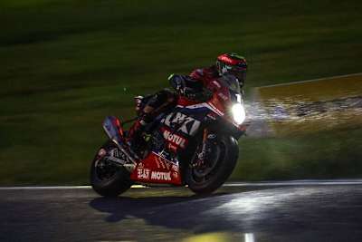 Gregg Black im regnerischen Nachttraining in Suzuka