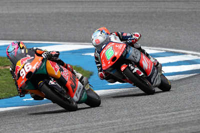 Daniel Holgado vor Ryusei Yamanaka 