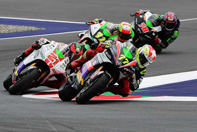 Im 1. Rennen in Spielberg: Aegerter (77) vor Zannoni (21), Pons (71) und Okubo (78) 