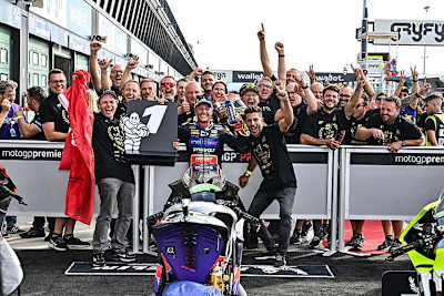 Domi Agerter jubelte in Misano: Der neue MotoE-Weltcup-Sieger