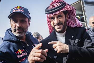 Nasser Al-Attiyah und FIA-Chef Mohammed bin Sulayem