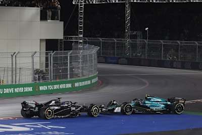 Nach seinem Dreher wurde Fernando Alonso noch von Valtteri Bottas erwischt