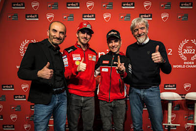 Claudio Domenicali, Pecco Bagnaia, Alvaro Bautista und Gigi Dall'Igna
