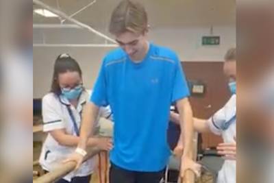 Ashden Barlow bei seinen ersten Schritten