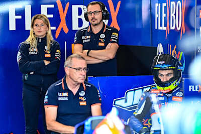 Michelle Neukirchen unterstützt Jorge Navarro stets in der Pons-Box