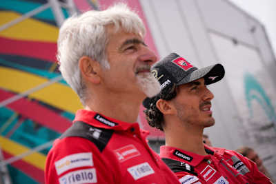 Ducati-Rennchef Gigi Dall'Igna und sein Weltmeister Pecco Bagnaia