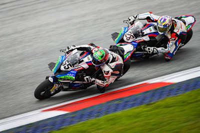 Pepijn Bijsterbosch vor Teamkollege Markus Reiterberger