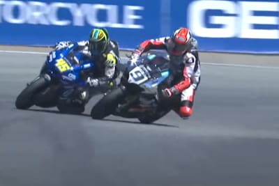 Danilo Petrucci bremste spät, kam aber nicht an Petersen vorbei