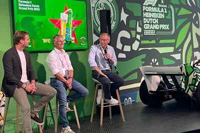 Jan Lammers (Mitte) mit Giedo van der Garde (links) und Formel-1-CEO Stefano Domenicali