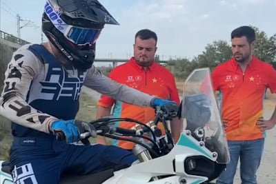 Mason Klein testete die offizielle Kove 450 Rallye des China Racing Teams