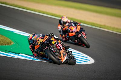Brad Binder (33) flitzte in der 2. Runde an Jack Miller vorbei
