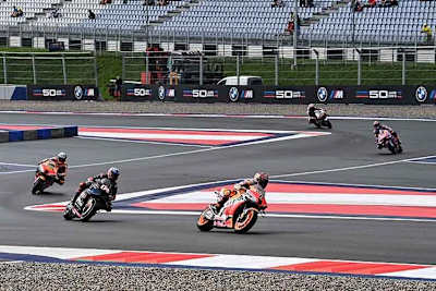 Stefan Bradl im FP1 in Spielberg vor Dovizioso und Pol Espargaró
