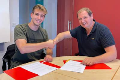 Marcel Brenner (li.) mit MTM-Teammanager Ludo Van Der Veken