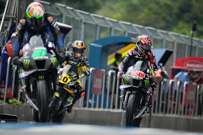 Luca Marini #10 fuhr direkt hinter Fabio Quartararo #20 aus der Box 