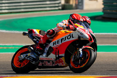 Marc Márquez ging außen an Quartararo vorbei, wenig später kam es zum Zusammenstoß